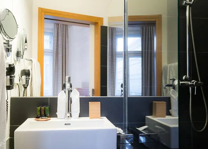 Aparthotel Residence, Hall - Parliament 4*