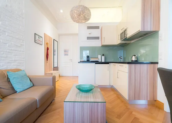 Aparthotel Residence, Hall - Parliament 4*