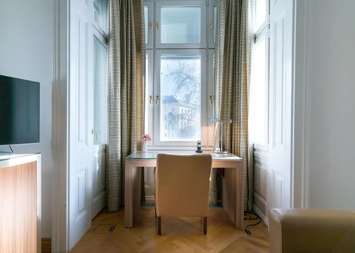 Residence, Hall - Parliament