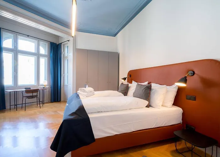 Residence, Hall - Parliament 4*