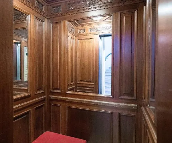 Residence, Hall - Parliament